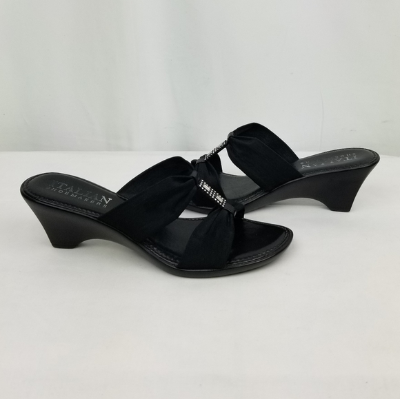 black wedge slides